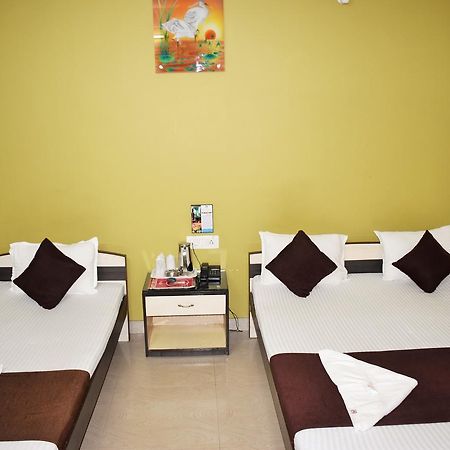 Hotel Debjyoti Siliguri Buitenkant foto