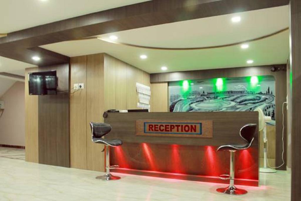 Hotel Debjyoti Siliguri Buitenkant foto