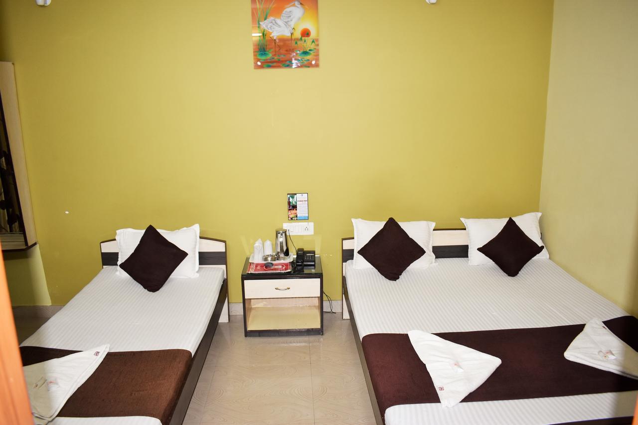 Hotel Debjyoti Siliguri Buitenkant foto