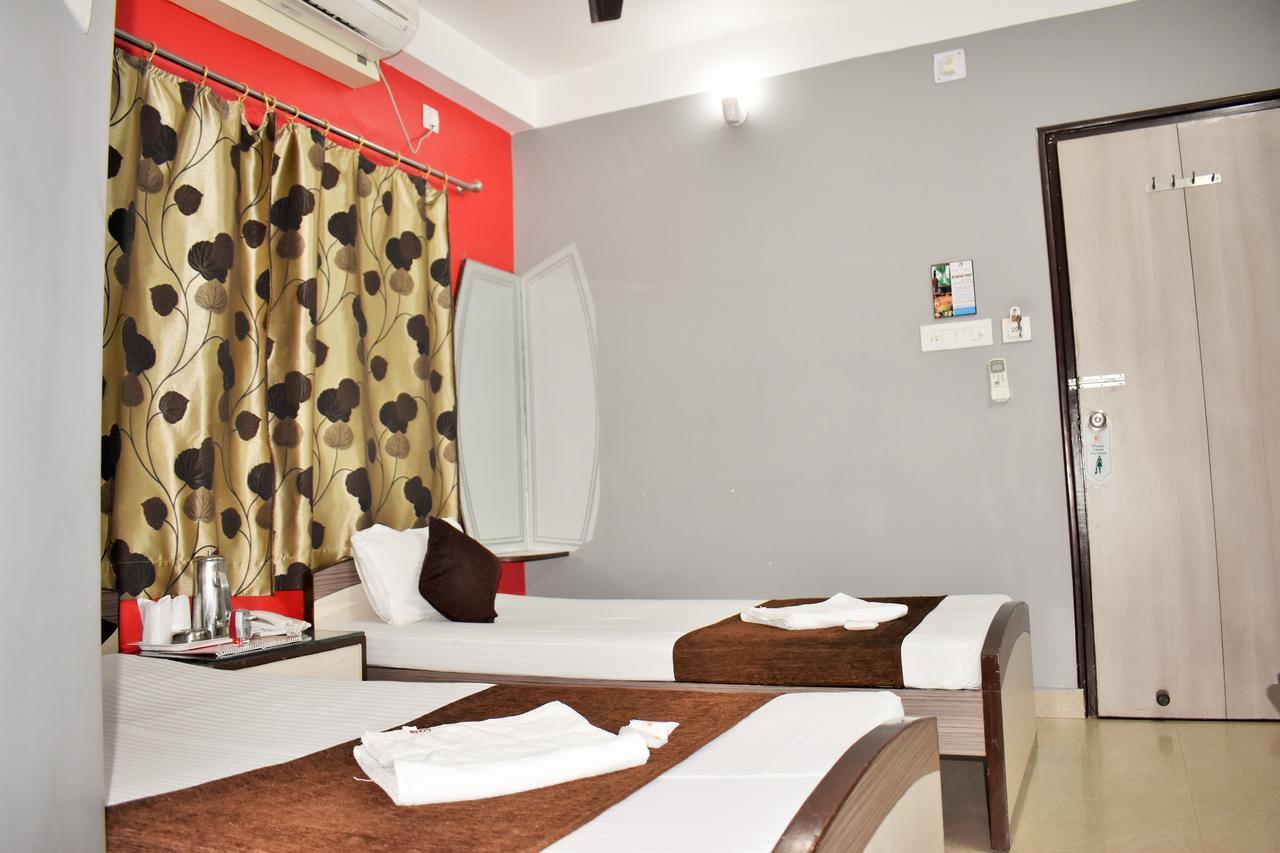 Hotel Debjyoti Siliguri Buitenkant foto